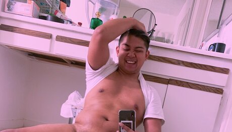 jxxxtyn nude star img