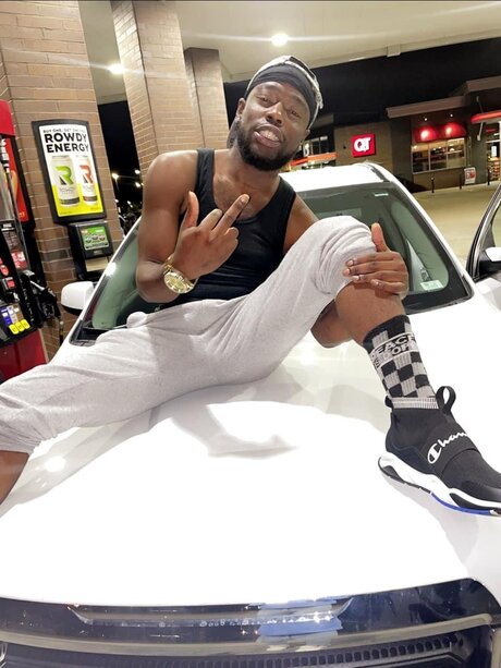 Marlon nude model picture