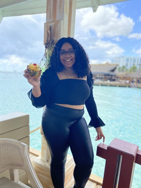 Nicole Williams hot star images