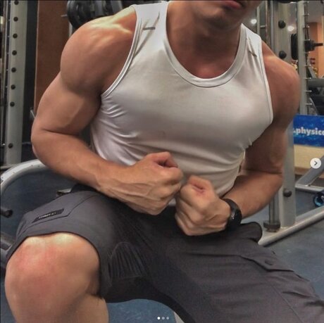 Arban Spuzy model pornographic image