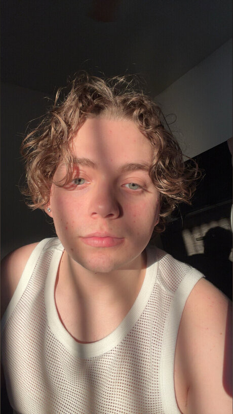 Milliom pornstar top photo