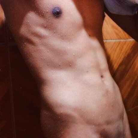 Dick Maxxxter_ naked star images