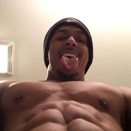 Beezy Da Goat star beautiful pics