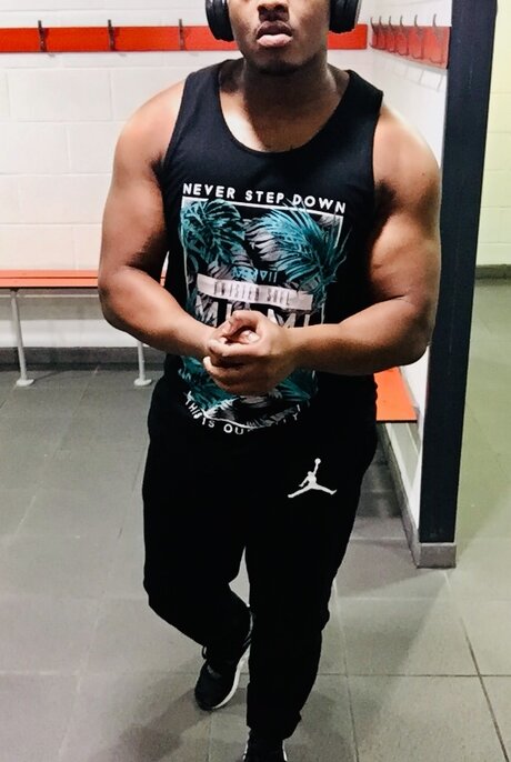 Privthangz hd pornstar photo