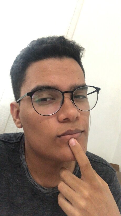 Felipe pretty model img