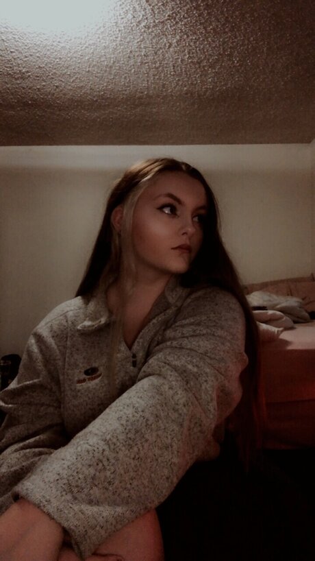 Stormy Grey model erotic pictures