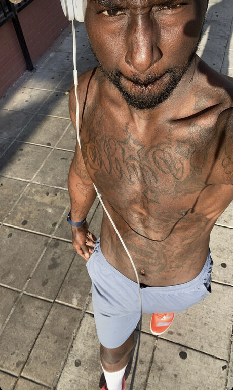 Rari model exclusive pic