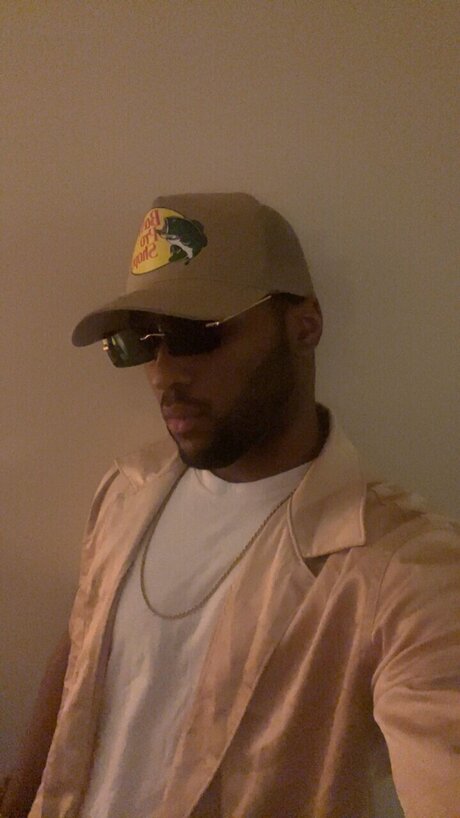 Paradise model sexy pics