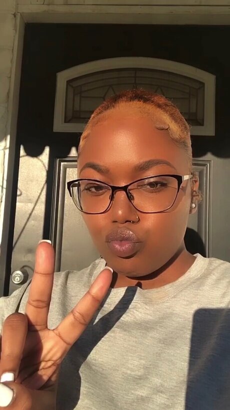 adorelucyy_ actress photo