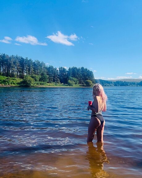 Lorni sex model photo