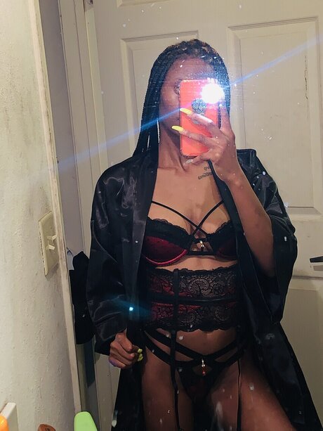 Karter lade adult model picture