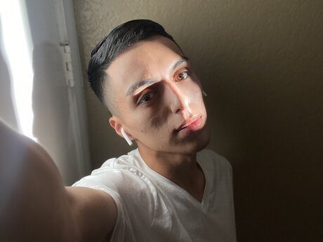 isaiasaven pornographic star pictures