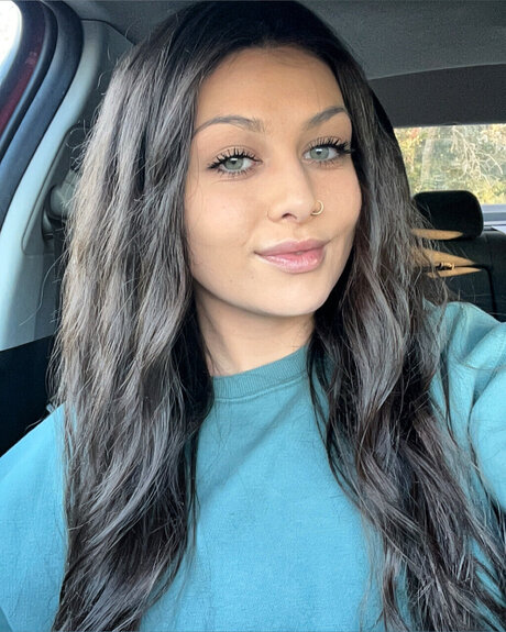 Maple_ erotic model photo