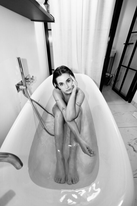 andonlyvee pornstar top picture