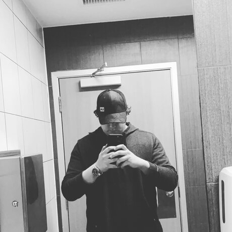 u38471060 model xxx image