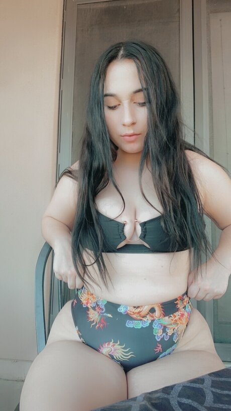 Tiffany Starr pretty actress photo