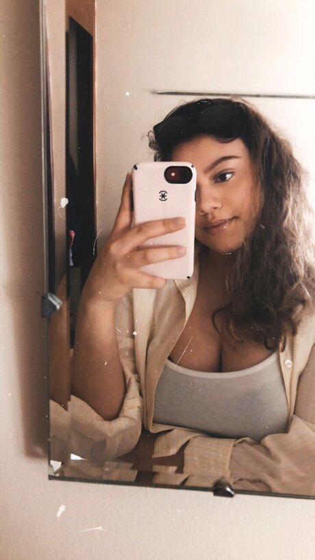 ashley alvarez actress pic