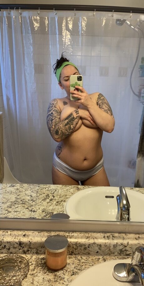 Arya666 model adult galleries