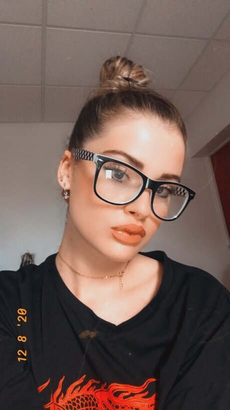 Carla hd star photos