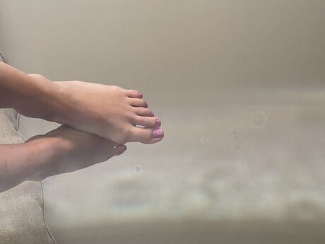 hotg1rlfeet pretty actress pics