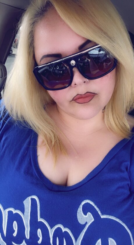 Sexymomie star pretty picture