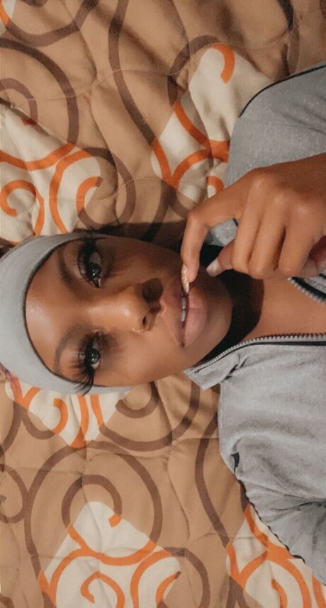 Saiyoko model hot img