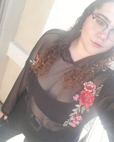 Thick Succulent sex model image