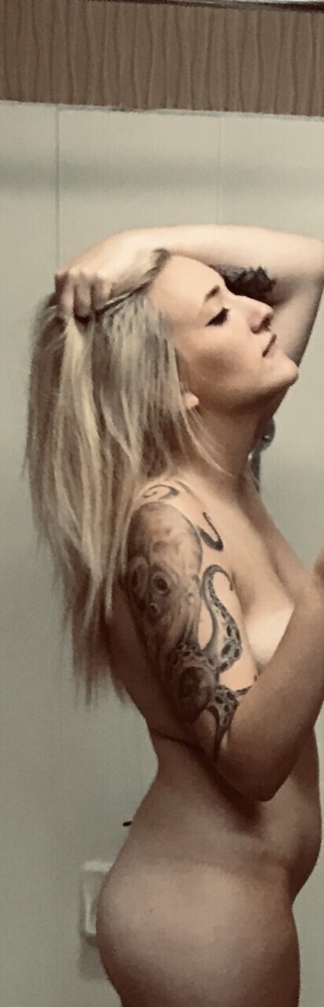 Tequires Only hot pornstar picture