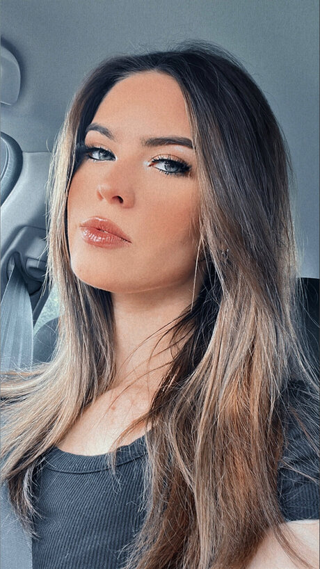 Mistress Jane porn model pic