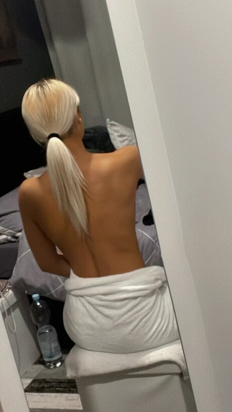 Gabrielaa nude pornstar gallery