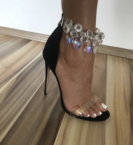 tiptoes sex actress picture