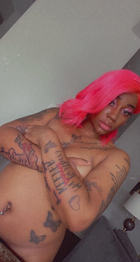 Lundyn Rose star exclusive photo