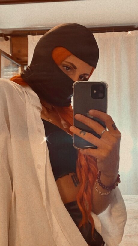 Queen B nice star pics