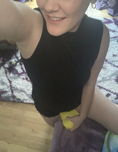 chezzmanifestation model hot images