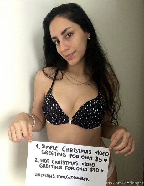 XioDanger model naked picture