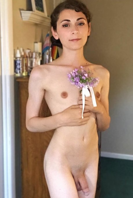 JellyGrave star sexy pics