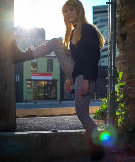 Raineemery model nude photos