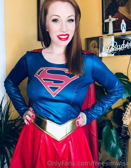 freesimwise star nudes photo