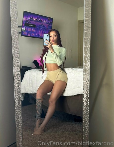 bigflexfargoo adult model gallery