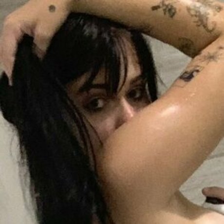 Clairebearr model nude photos