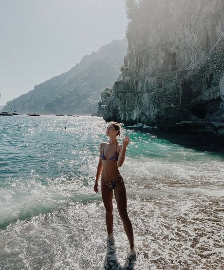 Bunnycutie sexy pornstar img