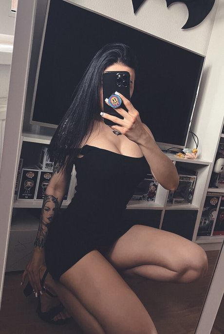 Dasha Doshik star pretty image