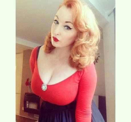 Laura Dawson porn model img