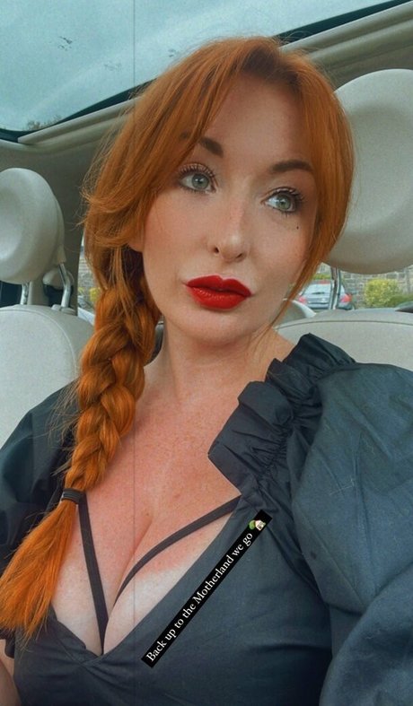 Laura Dawson model porn image