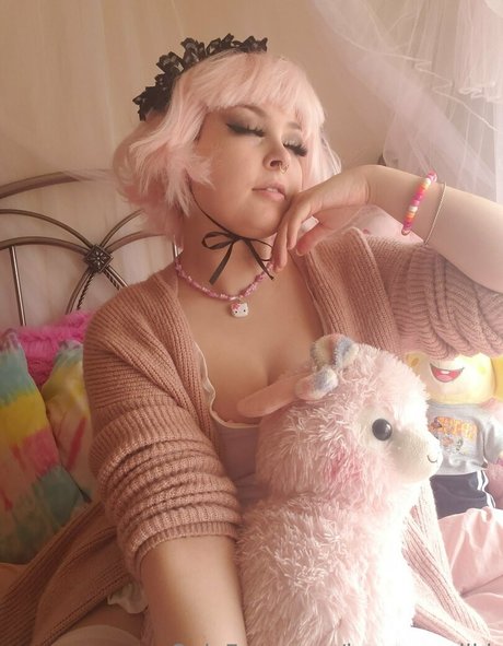 bunnyymilkk model free pic