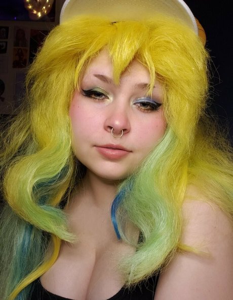 bunnyymilkk naked actress pic