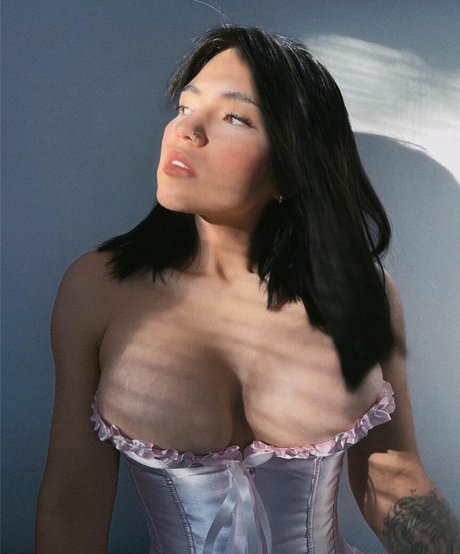 Iyari Berumen Iyib fit erotic actress galleries