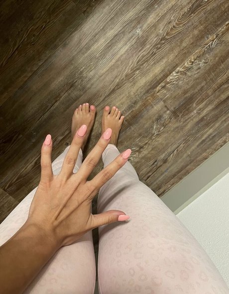 maandymore art star pictures