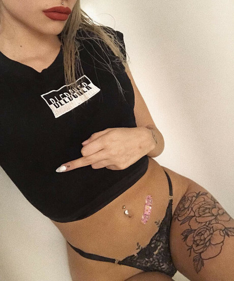 Vicky Balena best star archive