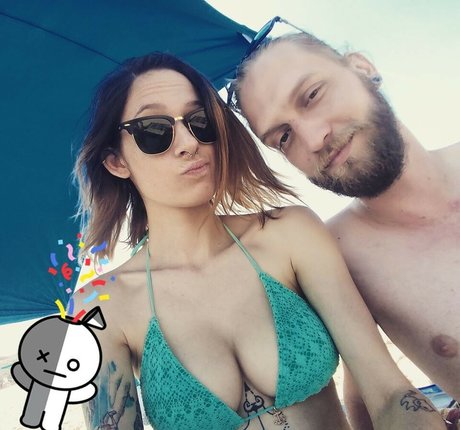 Poli Kap star nice galleries